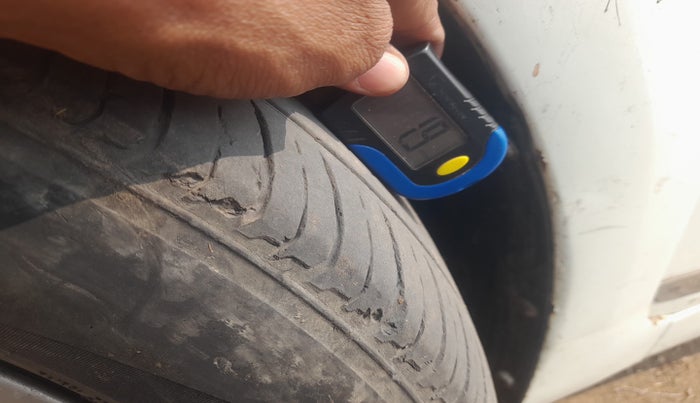 2012 Hyundai Verna FLUIDIC 1.6 CRDI SX, Diesel, Manual, 1,91,750 km, tyre