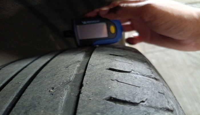 2015 Skoda Superb ELEGANCE 2.0 TDI CR AT, Diesel, Automatic, 1,97,244 km, tyre