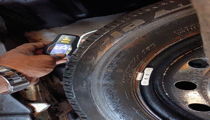 2017 Maruti Dzire VXI AMT, Petrol, Automatic, 41,942 km, tyre