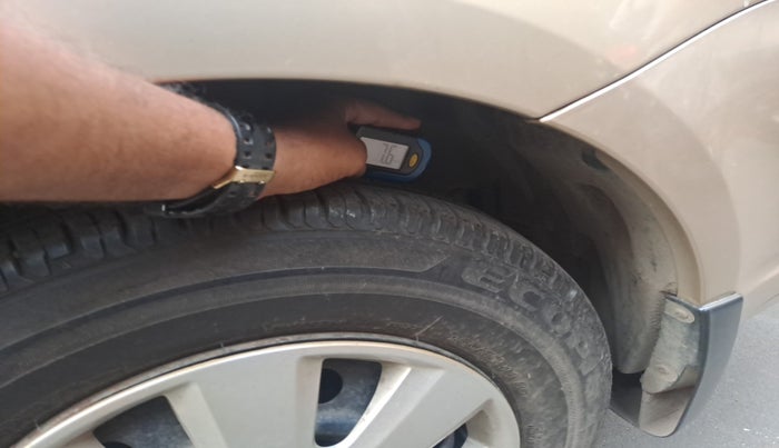 2010 Maruti Swift Dzire VXI, Petrol, Manual, 20,892 km, tyre