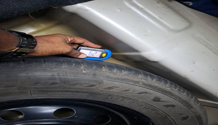 2010 Maruti Swift Dzire VXI, Petrol, Manual, 20,892 km, tyre