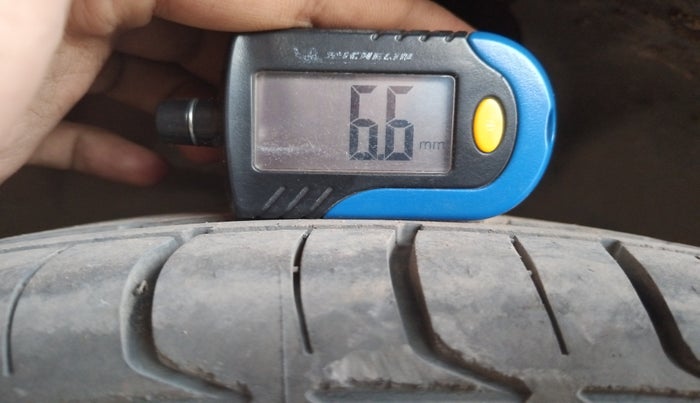 2017 Maruti Dzire ZDI PLUS, Diesel, Manual, 1,95,650 km, tyre