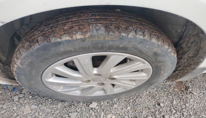 2016 Maruti Swift Dzire ZDI, Diesel, Manual, 1,20,019 km, tyre