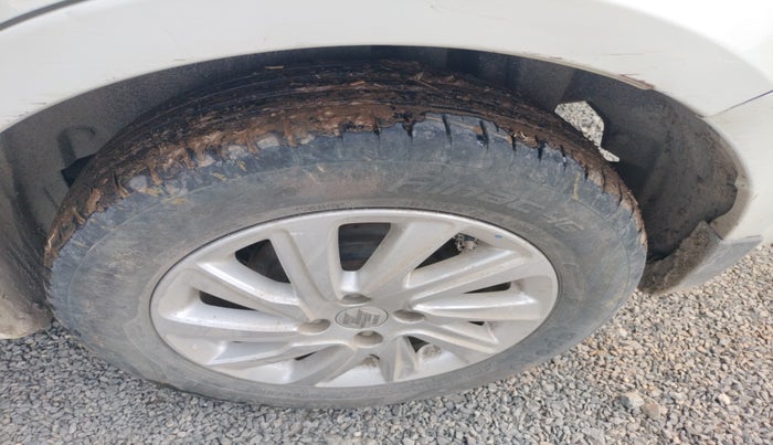 2016 Maruti Swift Dzire ZDI, Diesel, Manual, 1,20,019 km, tyre