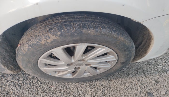 2016 Maruti Swift Dzire ZDI, Diesel, Manual, 1,20,019 km, tyre
