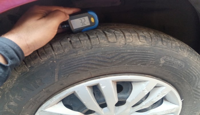 2013 Maruti Swift VXI, Petrol, Manual, 48,981 km, tyre