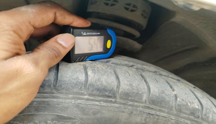 2011 Honda Civic 1.8L I-VTEC V AT SUNROOF, Petrol, Automatic, 68,325 km, tyre