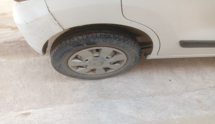 2015 Maruti Wagon R 1.0 LXI, Petrol, Manual, 85,926 km, tyre