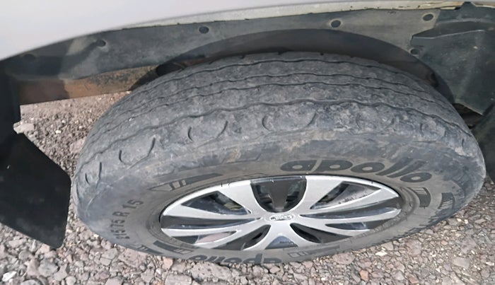 2012 Mahindra Scorpio EX M2DI, Diesel, Manual, 1,42,777 km, tyre