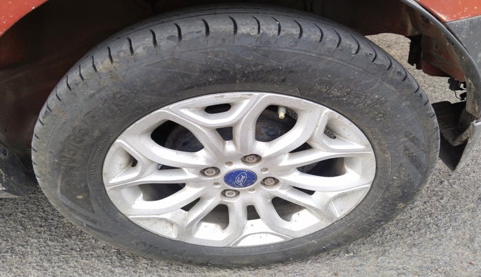 2014 Ford Ecosport TITANIUM 1.5L DIESEL, Diesel, Manual, 1,04,156 km, tyre