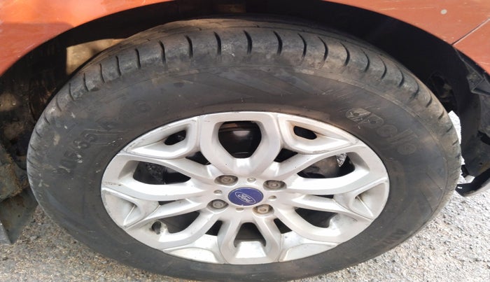 2014 Ford Ecosport TITANIUM 1.5L DIESEL, Diesel, Manual, 1,04,156 km, tyre