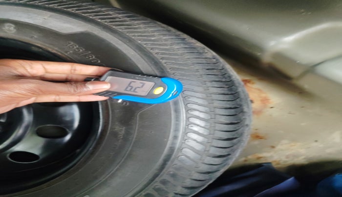 2010 Maruti Swift Dzire VXI, Petrol, Manual, 98,560 km, tyre