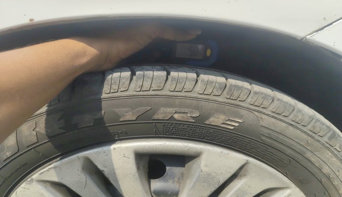 2018 Maruti Ertiga VDI SHVS, Diesel, Manual, 2,00,577 km, tyre