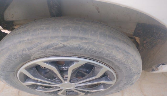 2015 Maruti Ritz VDI, Diesel, Manual, 1,91,028 km, tyre