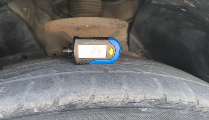 2014 Mahindra XUV500 W8, Diesel, Manual, 96,553 km, tyre