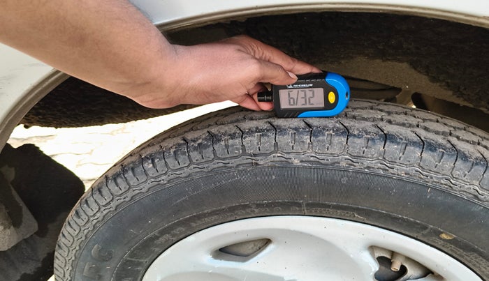 2022 Maruti Eeco 5 STR AC CNG, Petrol, Manual, 88,435 km, tyre