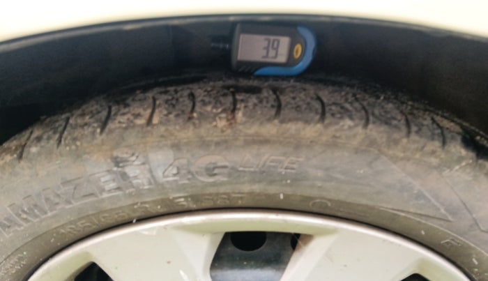 2014 Honda Mobilio 1.5L I-DTEC S, Diesel, Manual, 1,53,191 km, tyre