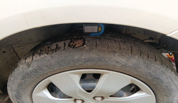 2014 Honda Mobilio 1.5L I-DTEC S, Diesel, Manual, 1,53,191 km, tyre