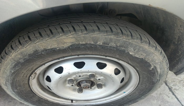 2018 Tata Tiago XZ PETROL, Petrol, Manual, 1,12,568 km, tyre