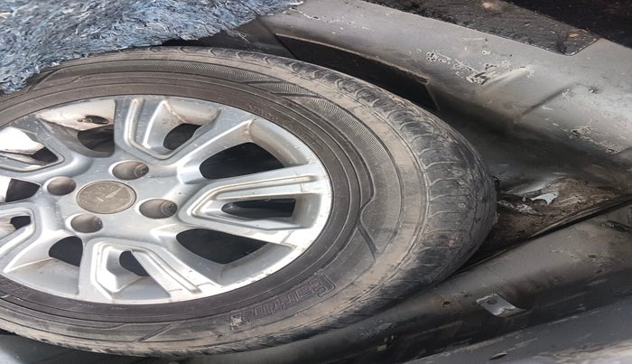 2018 Tata Tiago XZ PETROL, Petrol, Manual, 1,12,568 km, tyre