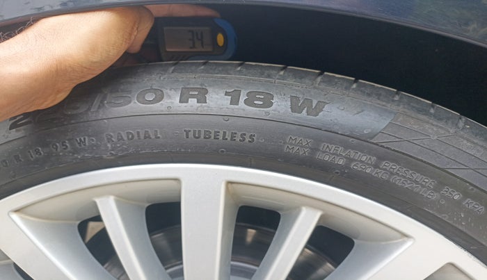 2018 BMW 3 Series  GT 320d Luxury Line, Diesel, Automatic, 44,075 km, tyre