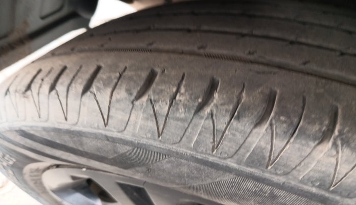 2022 KIA SONET HTK PLUS 1.0 IMT, Petrol, Manual, 47,500 km, tyre