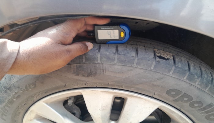2012 Honda City 1.5L I-VTEC V AT, Petrol, Automatic, 1,48,715 km, tyre