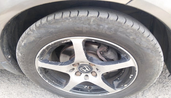 2014 Honda Mobilio 1.5L I-DTEC S, Diesel, Manual, 1,67,724 km, tyre