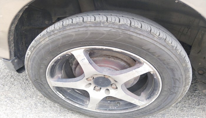 2014 Honda Mobilio 1.5L I-DTEC S, Diesel, Manual, 1,67,724 km, tyre