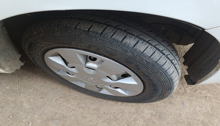 2015 Maruti Wagon R 1.0 LXI CNG, Petrol, Manual, 81,622 km, tyre