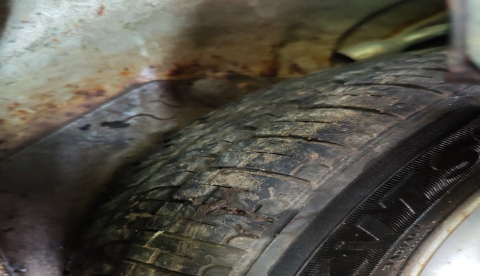 2012 Maruti Zen Estilo LXI CNG, Petrol, Manual, 1,14,000 km, tyre