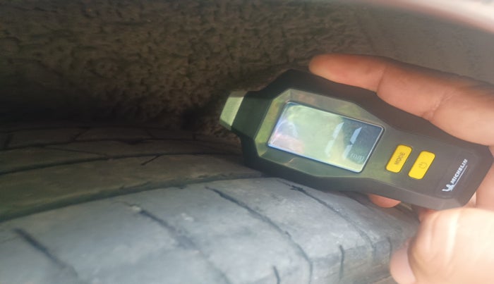 2023 Hyundai NEW I20 ASTA (O) 1.2 AT, Petrol, Automatic, 33,394 km, tyre