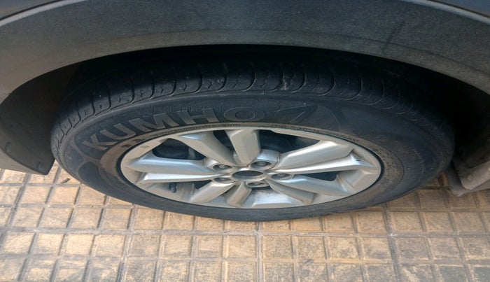 2017 Hyundai Creta SX PLUS 1.6 PETROL, Petrol, Manual, 59,091 km, tyre