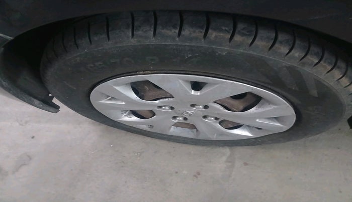 2015 Hyundai Grand i10 SPORTZ 1.2 KAPPA VTVT, Petrol, Manual, 80,425 km, tyre