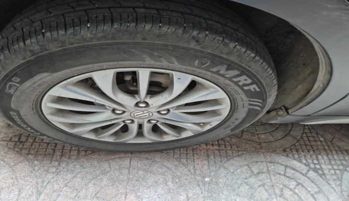 2016 Maruti S Cross ZETA 1.3, Diesel, Manual, 1,17,009 km, tyre