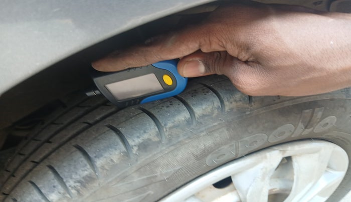 2014 Maruti Wagon R 1.0 LXI CNG, Petrol, Manual, 1,00,309 km, tyre