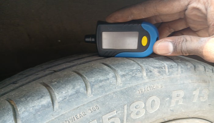 2014 Maruti Wagon R 1.0 LXI CNG, Petrol, Manual, 1,00,309 km, tyre