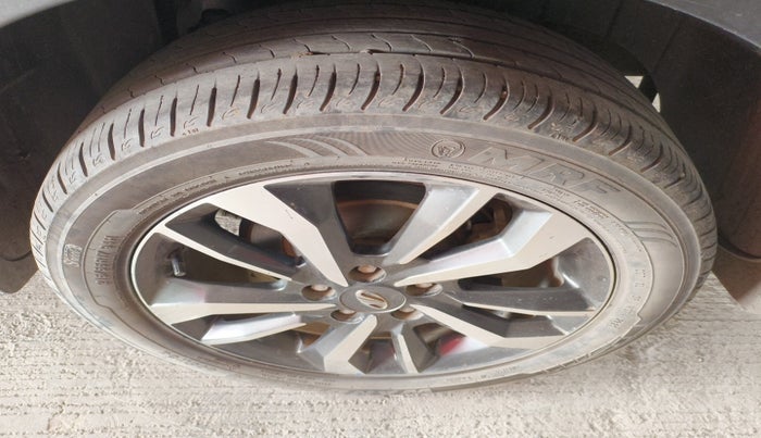 2021 Mahindra XUV300 W8 (O) 1.5 DIESEL, Diesel, Manual, 41,534 km, tyre