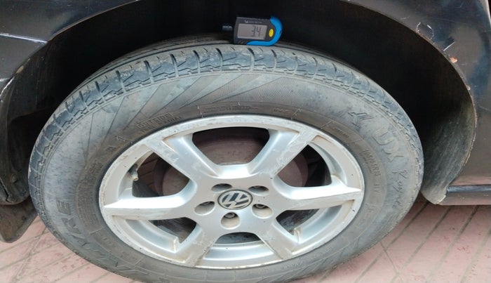 2013 Volkswagen Vento HIGHLINE DIESEL 1.6, Diesel, Manual, 89,724 km, tyre