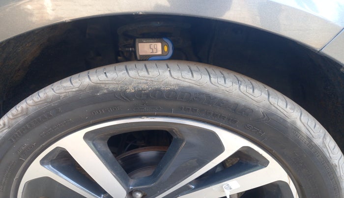 2022 Tata ALTROZ XZ PETROL, Petrol, Manual, 18,889 km, tyre