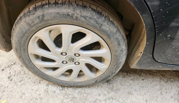 2023 Maruti Baleno  ZETA CNG 1.2L, Petrol, Manual, 32,258 km, tyre