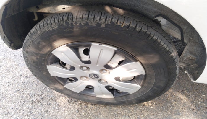 2010 Hyundai i10 ERA 1.1, Petrol, Manual, 1,67,238 km, tyre