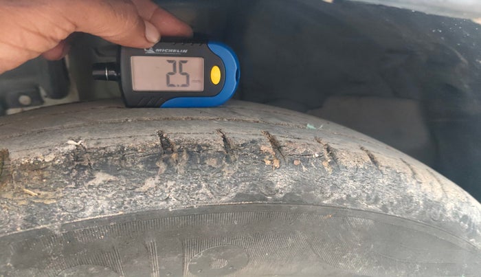 2020 Renault Kwid RXL, Petrol, Manual, 56,835 km, tyre