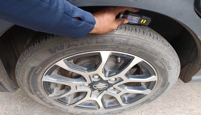 2023 Maruti XL6 ZETA CNG, Petrol, Manual, 21,194 km, tyre