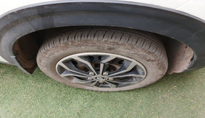 2024 Tata NEXON Smart Plus 1.2 Revotron 6 AMT, Petrol, Automatic, 13,147 km, tyre