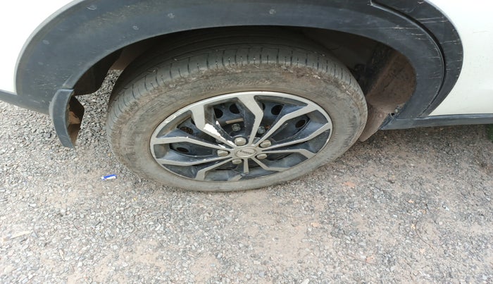 2024 Tata NEXON Smart Plus 1.2 Revotron 6 AMT, Petrol, Automatic, 13,147 km, tyre