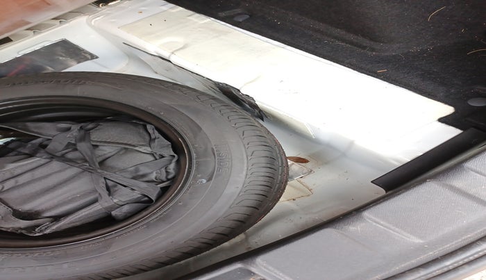 2024 Tata NEXON Smart Plus 1.2 Revotron 6 AMT, Petrol, Automatic, 13,147 km, tyre