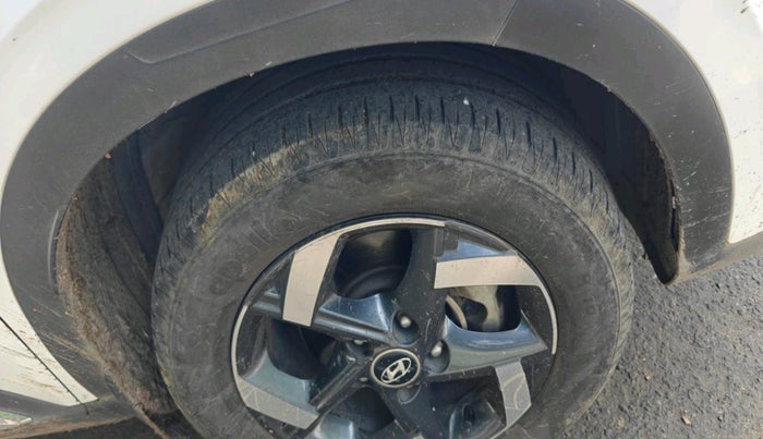 2019 Hyundai VENUE SX PLUS 1.0 TURBO DCT, Petrol, Automatic, 76,180 km, tyre