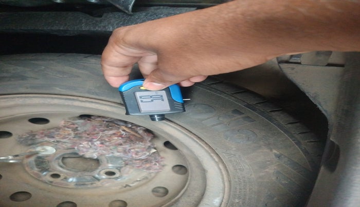 2010 Maruti Wagon R 1.0 LX, Petrol, Manual, 79,433 km, tyre