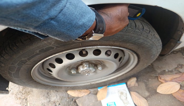 2016 Hyundai Xcent S 1.1 CRDI, Diesel, Manual, 1,10,120 km, tyre